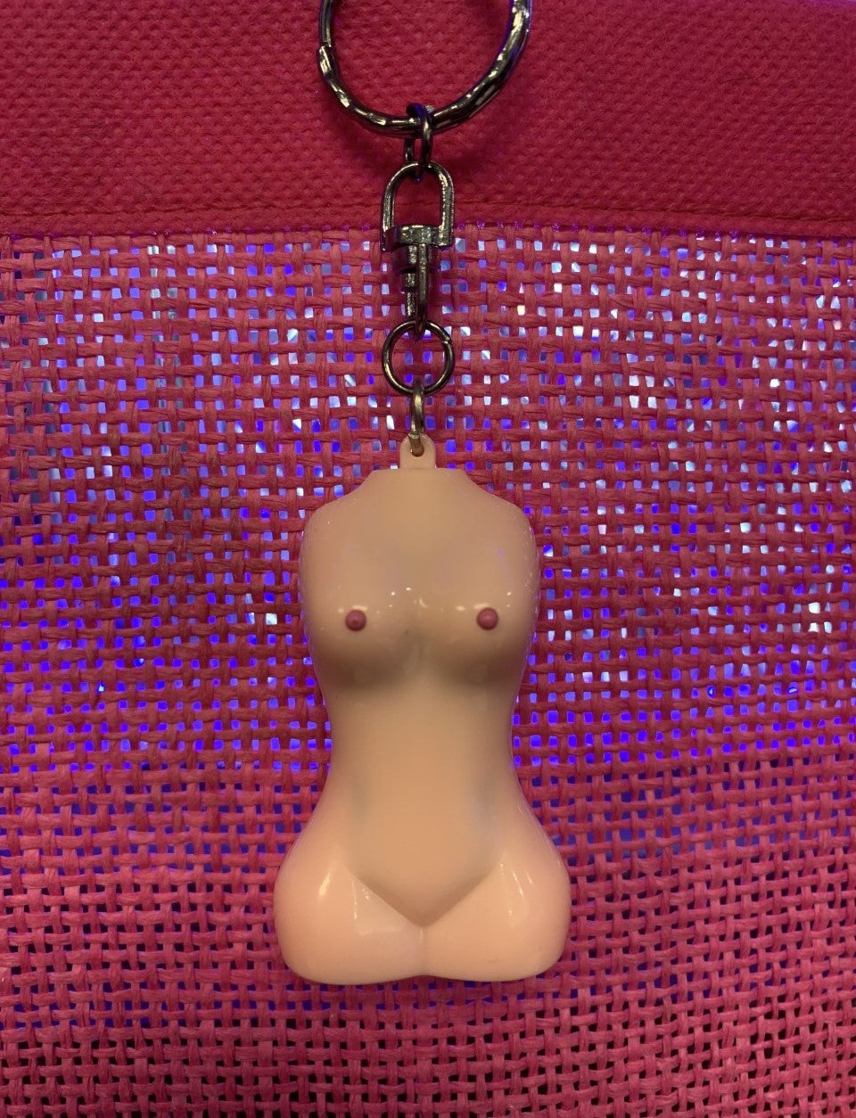 PORTE-CLÉ SEIN JOUISSANT